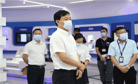 光明区委副书记、政法委书记张华伟莅临优德88调研指导